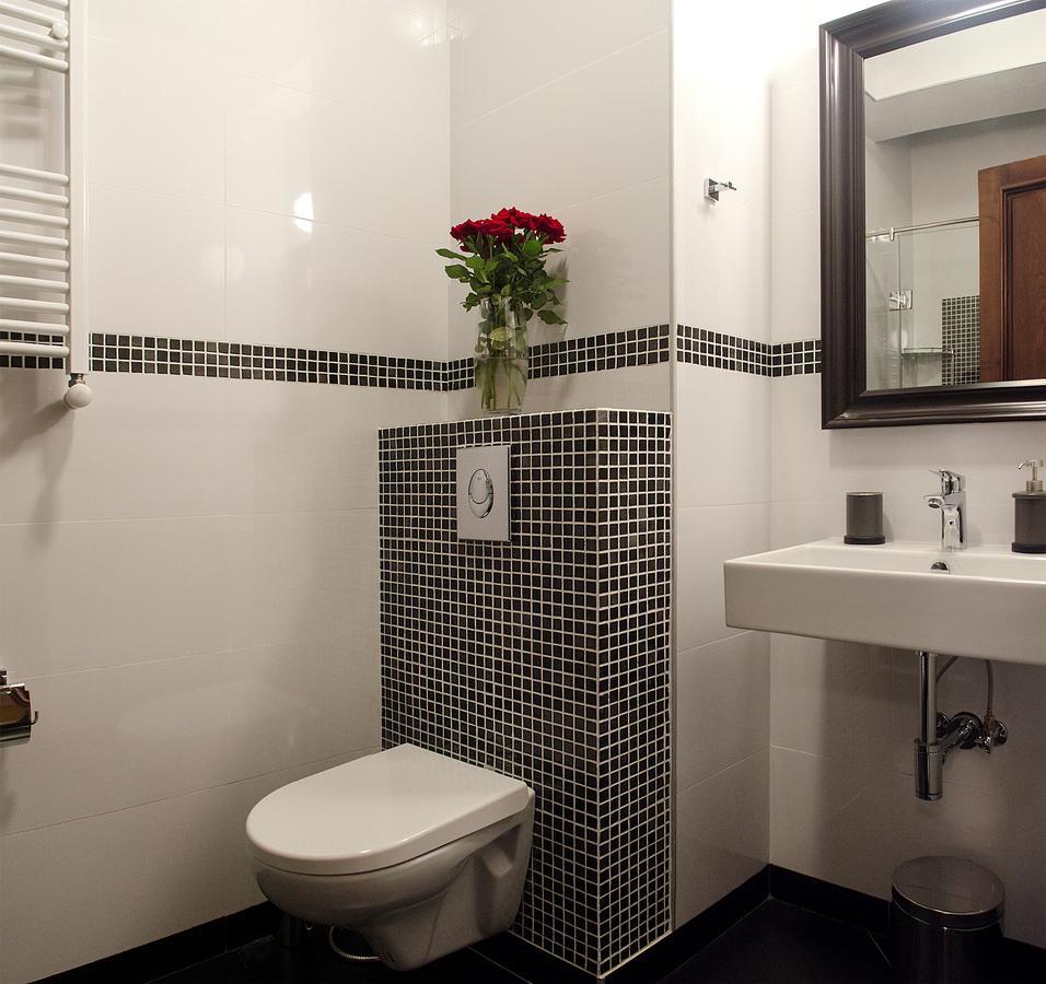 Tiflislux Apartment - Old City Philarmonic ภายนอก รูปภาพ