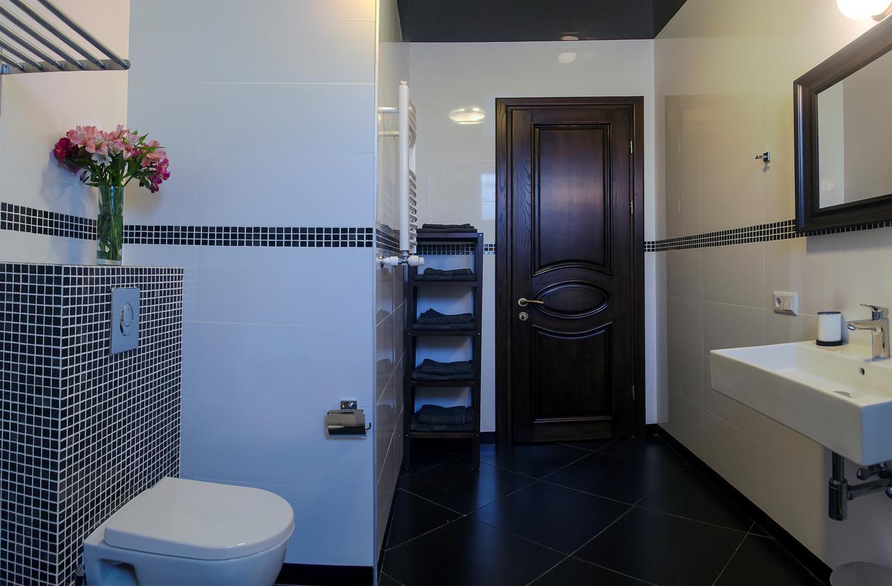 Tiflislux Apartment - Old City Philarmonic ภายนอก รูปภาพ