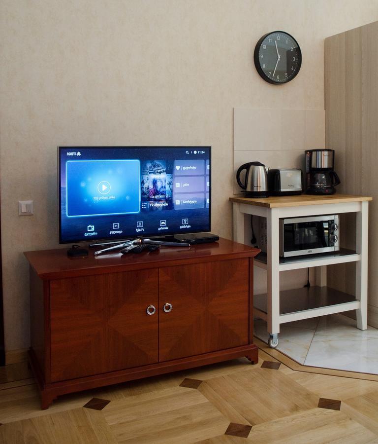 Tiflislux Apartment - Old City Philarmonic ภายนอก รูปภาพ