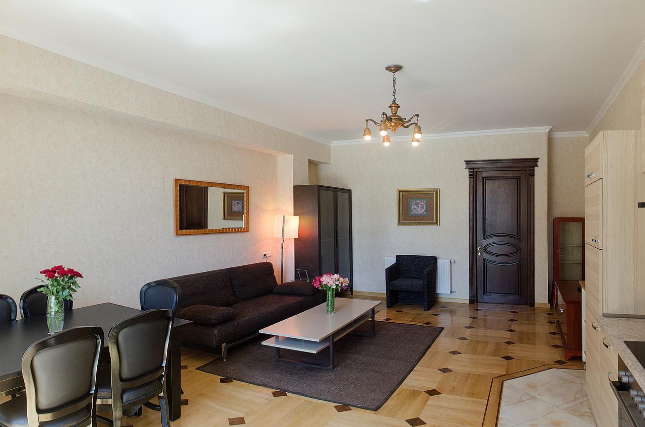 Tiflislux Apartment - Old City Philarmonic ภายนอก รูปภาพ