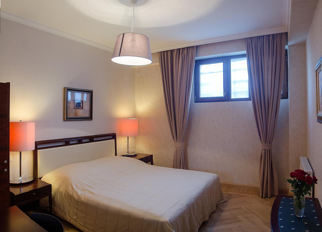 Tiflislux Apartment - Old City Philarmonic ภายนอก รูปภาพ
