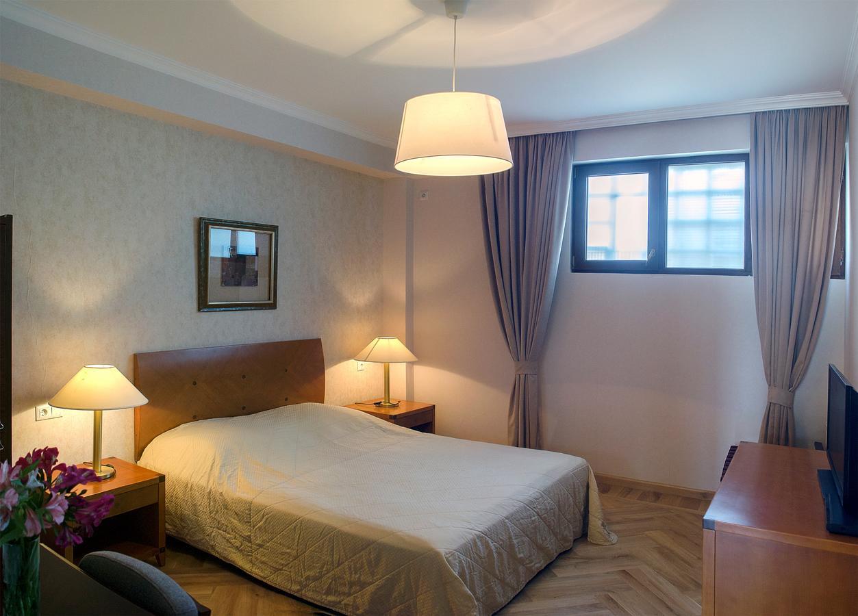 Tiflislux Apartment - Old City Philarmonic ภายนอก รูปภาพ
